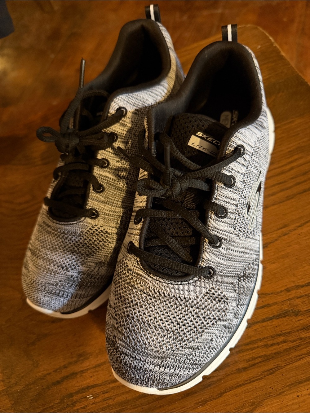 Sketchers Memory Foam Wide Fit sneakers size 8